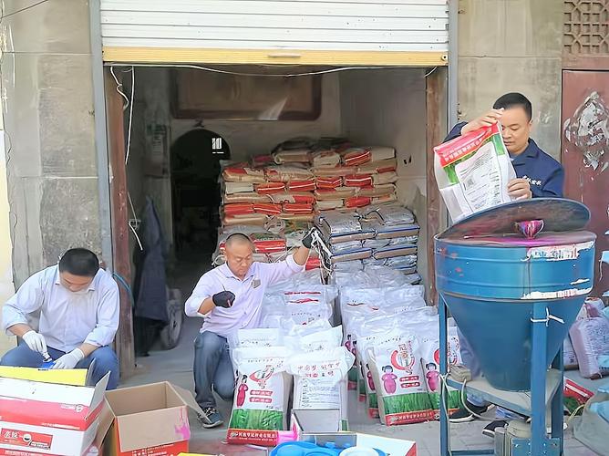 首先要掌握产品.有些肥料利润低,但很受欢迎,所以我们可以毫